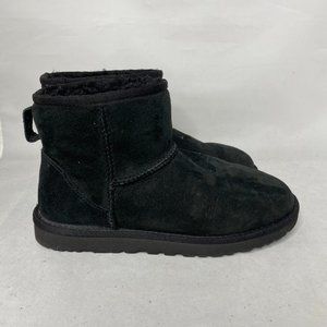 UGG Australia Womens Classic Mini Winter Boot